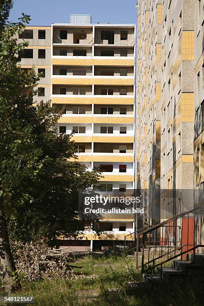 Germany - Berlin - Marzahn : deconstruction of buildings made with precast concrete slabs