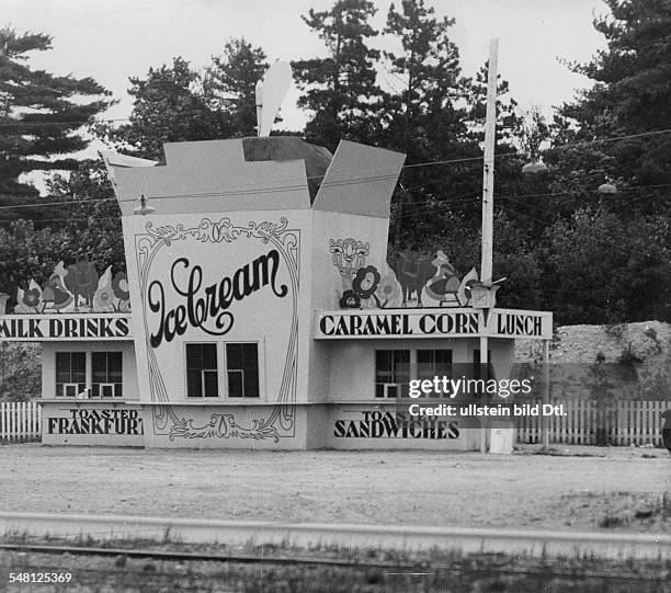 California : Sandwich and ice cream bar that is shaped like an open ice cream carton - around 1939 - Photographer: Ewing Galloway - Vintage property...