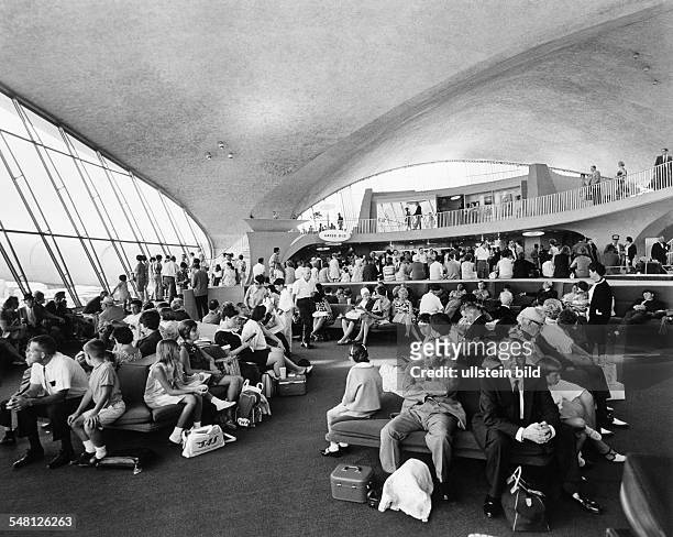 John F. Kennedy International Airport, JFK, ; here the TWA Flight Center, terminal 5, designed by Eero Saarinen - 1968