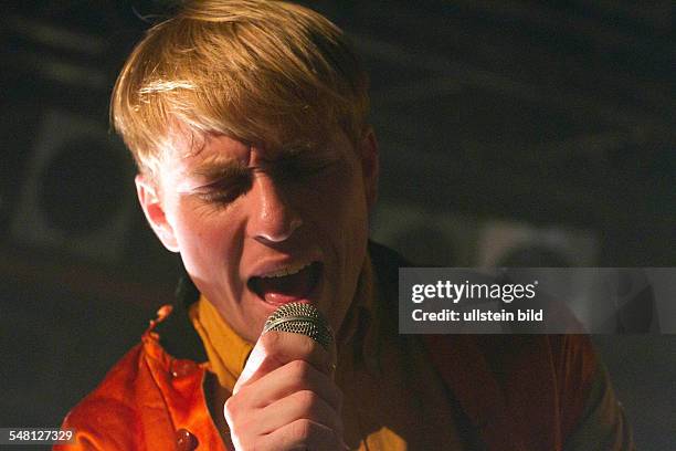 The Drums - Band, Indiepop, USA - Singer Jonathan Pierce performing in Hamburg, Germany, Uebel und Gefaehrlich -