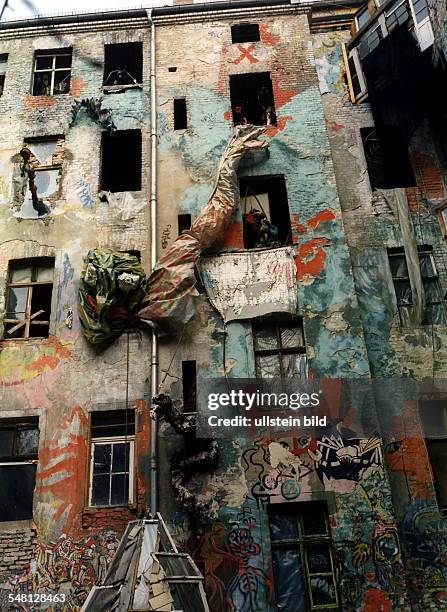 Das 'Tuntenhaus' in der Kastanienallee 86 - Februar 1998