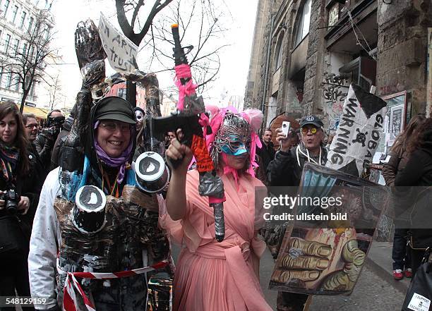 Germany Berlin Mitte - protest of artists against the execution sales of the cultural centre Kunsthaus Tacheles at Oranienburger Strasse -