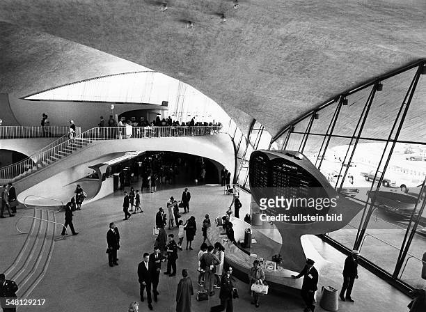 John F. Kennedy International Airport, JFK, ; here the TWA Flight Center, terminal 5, designed by Eero Saarinen - 1969