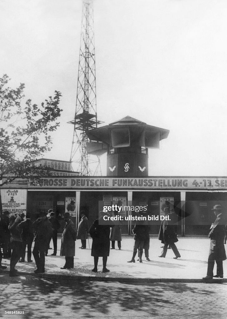 Germany Free State Prussia Berlin Berlin The second Große Deutsche Funkausstellung 04.09.-13.09. 1925 (later the Internationale Funkausstellung) the main entrance; in the background the big loudspeaker and the Funkturm  - 1925 - Photographer: Walter 
