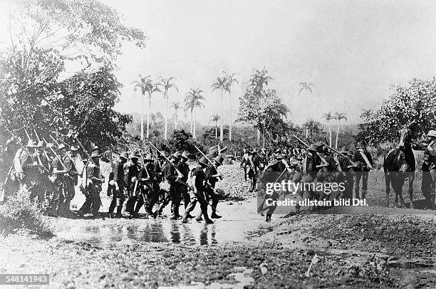 Cuba Spanish-American War US troops after disembarkment at Daiquiri. 71st New York Volunteers on their way to the combat positions -