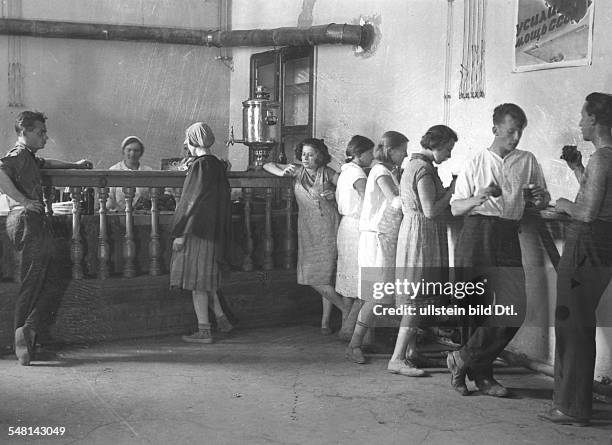 Soviet Union Russian SFSR Moscow: Students in one of the many buffets of the Moscow University - around 1925 - Photographer: James E. Abbe - Vintage...