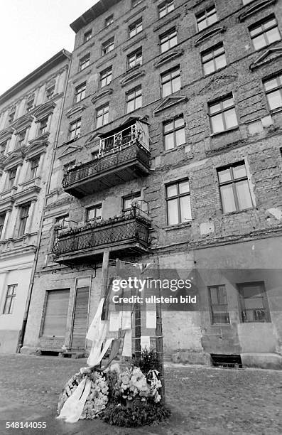 Germany Berlin - wall; place where a woman died at her attempt to escape - August 1961