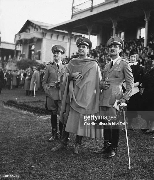Italy Lazio 1870-/1861-70 Stato Pontifico / Papal State Roma Rome: Men in uniform at a horse race at the Torre di Quintorace in Rome - 1938 -...