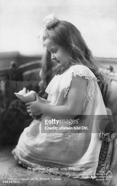 Mecklenburg-Schwerin, Cecilie of - Crown Princess of Prussia *20.09.1886-+ wife of Wilhelm of Prussia, Crown Prince as child - around 1890 - picture:...