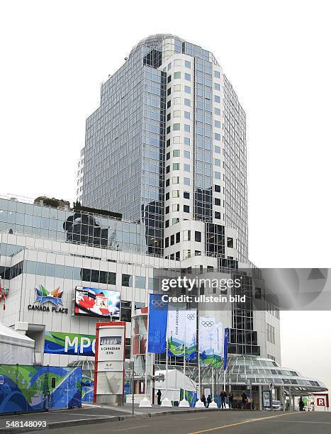 Mpc Science Building Mpc Building Photos and Premium High Res Pictures - Getty Images