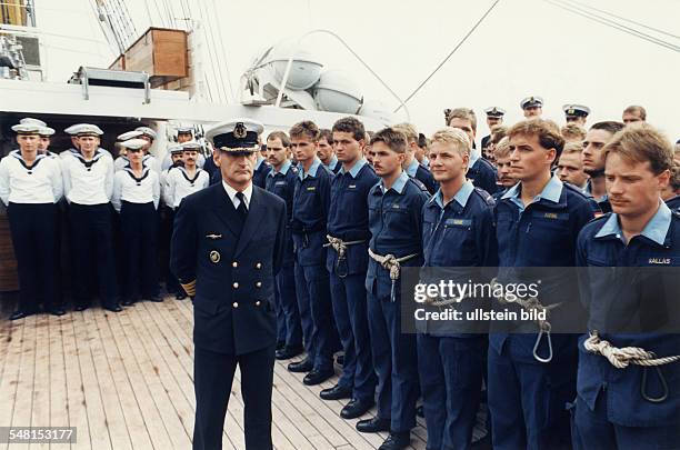 Schnurbein, Immo von - Captain, Germany - captain on the Gorch Fock, the German Navy's sail training ship - on deck with his crew