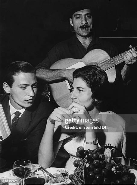 Soraya *-+ Kaiserin von Persien 1951-1958, Iran - mit Jose Munioz im Nachtclub 'Pirat' in Cap Martin -