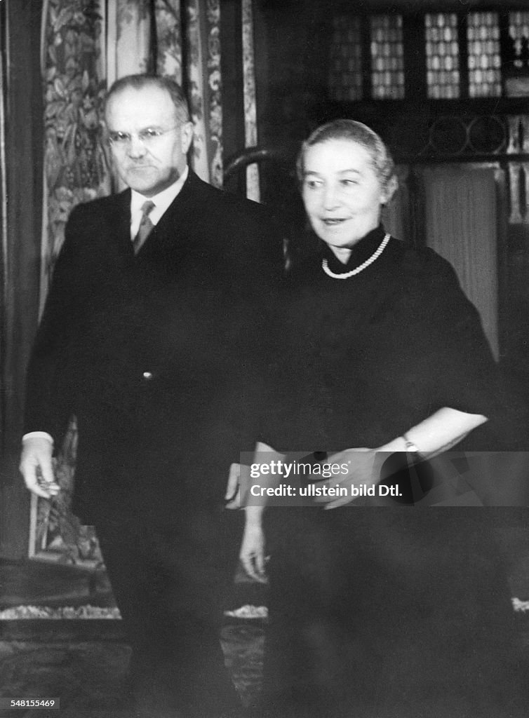 Molotow, Wjatscheslaw M. - Politiker, UdSSR/ mit Ehefrau