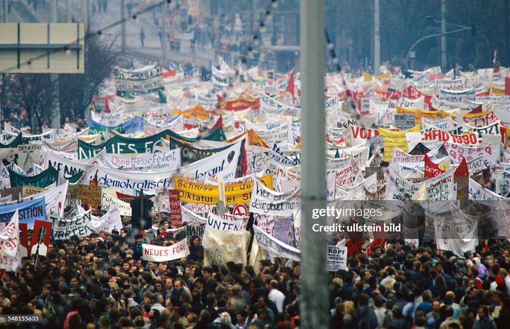 Demonstrations in East Germany 1989 Ca. one million people demonstrating in the center of East Berlin for political changes