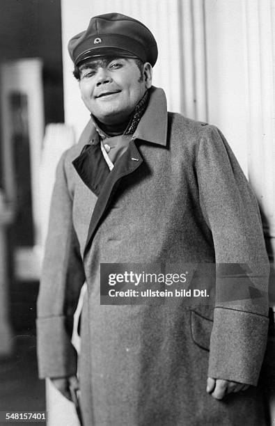 Homolka, Oskar - Actor, Austria *12.08.1898-+ as adjutant general Knesebeck in the play 'Neidhardt von Gneisenau' - Photographer: Zander & Labisch -...