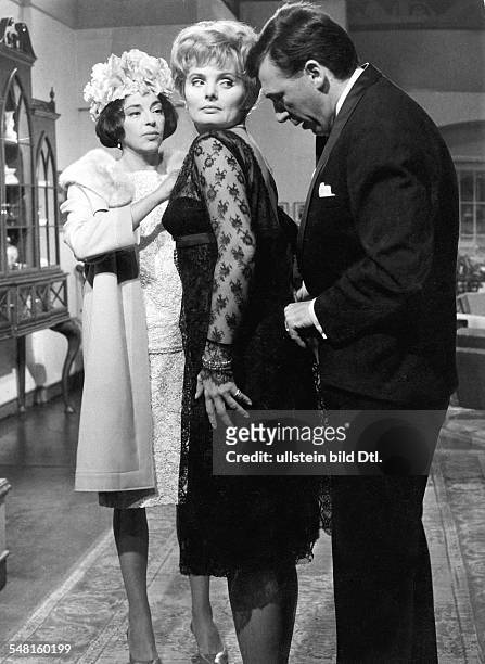 Kubitschek, Ruth Maria *- Schauspielerin, D - mit Hanne Wieder und Hubert Suschka in dem TV-Film 'Melissa' von Francis Durbridge - 1966