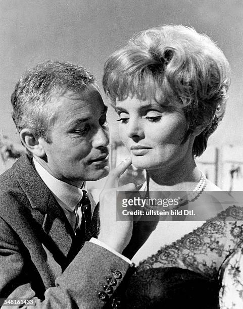 Kubitschek, Ruth Maria *- Schauspielerin, D - mit Guenther Stoll in dem TV-Film 'Melissa' von Francis Durbridge - 1966