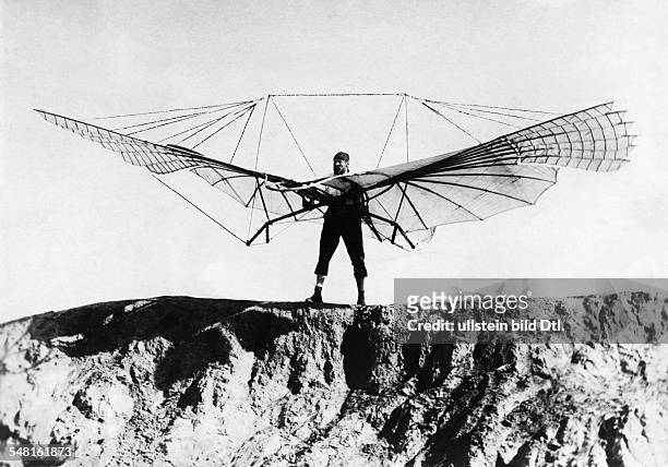 Lilienthal, Otto - Engineer, Pilot, Aviation pioneer, D *23.05.1848-10.08.1896+ - the first flight tests in his glider - about 1900 Vintage property...