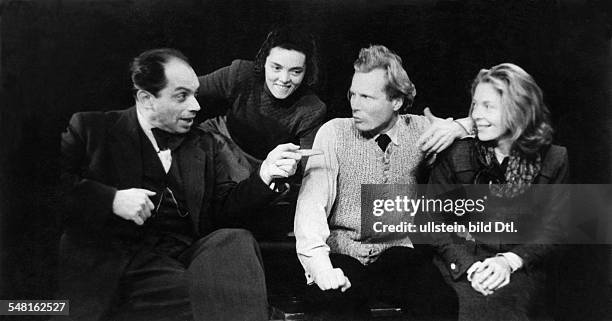 Frank, Walter - Actor, Germany *16.04.1896-+ with Gisela Breiderhoff, Ernst Schroeder and Ruth Hausmeister during rehearsals to ''Miss Julie'...