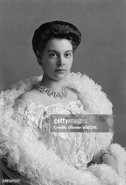 Mecklenburg-Schwerin, Cecilie of - Crown Princess of Prussia *20.09.1886-+ wife of Wilhelm of Prussia, Crown Prince Portrait - 1905 - picture:...