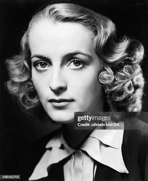Meyendorff, Irene von *- Actress, Germany in the movie 'Einmal der liebe Herrgott sein': - 1942 published by: 'BVZ' 22.8.1942