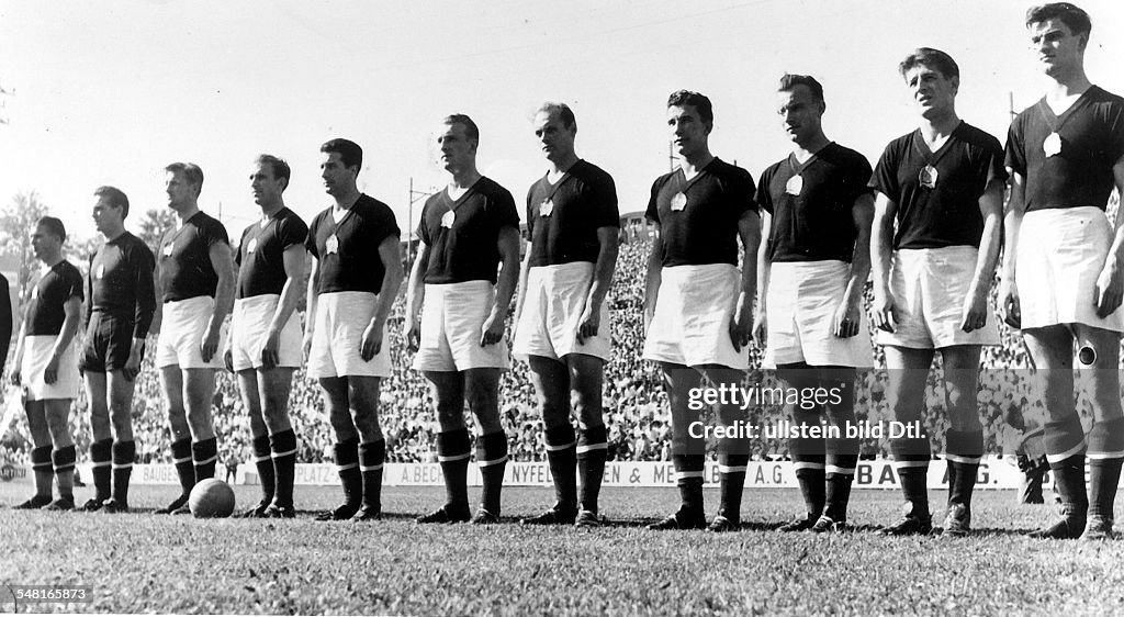 1954 FIFA World Cup in Switzerland Lineup of later runners-up Hungary before a World Cup match| far left: captain Ferenc Puskas - 1954