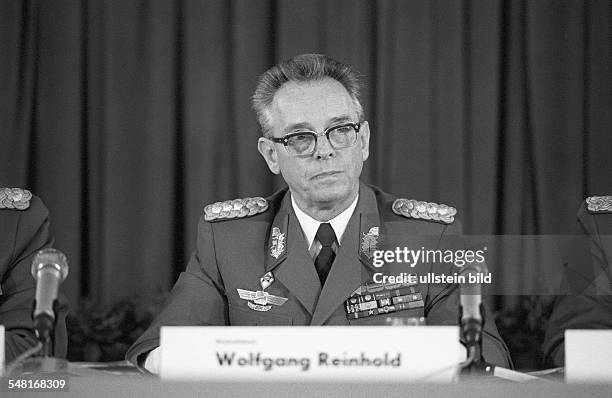 S Wolfgang Reinhold , East German military, announcing the dissolution of a squadron