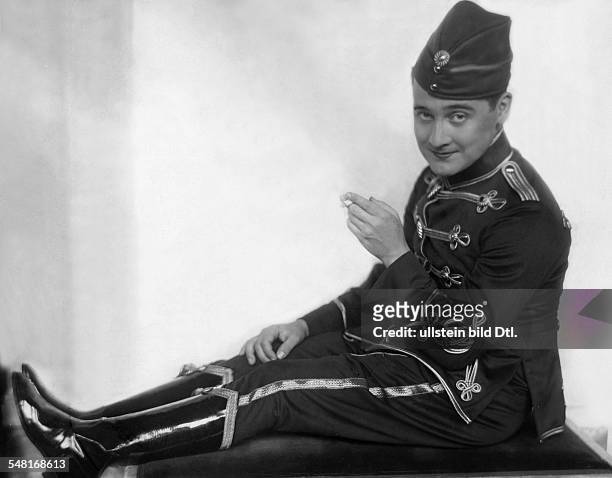 Max Hansen *22.12.1897-+ actor, Germany /Danmark in the operetta 'Eine Frau von Format' by Michael Krausz, 'Theater des Westens', Berlin - 1927...