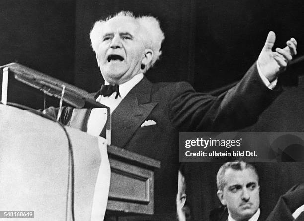 Ben Gurion, David *16.10.1886-+ Mitbegruender sozialdemokr. Arbeitspartei Israels Premierminister von 1948-1953 und von 1955-1963 - bei einer Rede;...