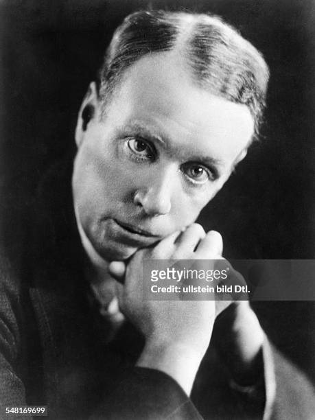 Sinclair, Lewis - Writer, USA *07.02.1885-+ Nobel laureate in literature 1930 - Portrait - about 1920 - Published in: 'Berliner Morgenpost'; Vintage...
