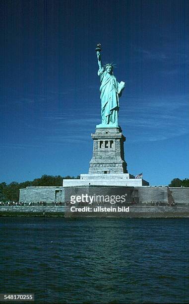 Touristen auf Liberty Island - 1998