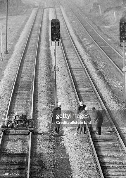 Rail traffic, construction site, track workers, track construction works, D-Oberhausen, D-Oberhausen-Sterkrade, Ruhr area, North Rhine-Westphalia -
