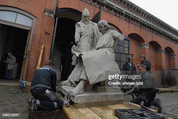 Germany Berlin Kreuzberg - sculptures of the former Siegesallee on the way from the Lapidarium to Zitadelle Spandau, transport of the figures of...