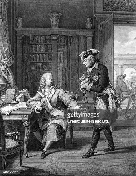 König von Preussen 1740-1786 Friedrich II. Besucht den französischen Philosophen Voltaire im Palais in Potsdam - Stich von P.Baquoy nach einem...