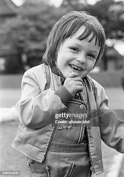 People, children, little boy, laughing, portrait, aged 3 to 5 years -