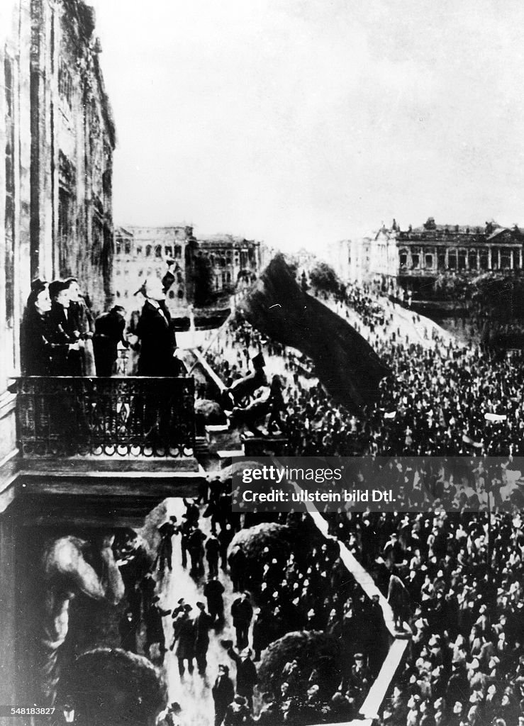 Karl Liebknecht proklamiert vom Balkon des Stadtschloss in Berlin die