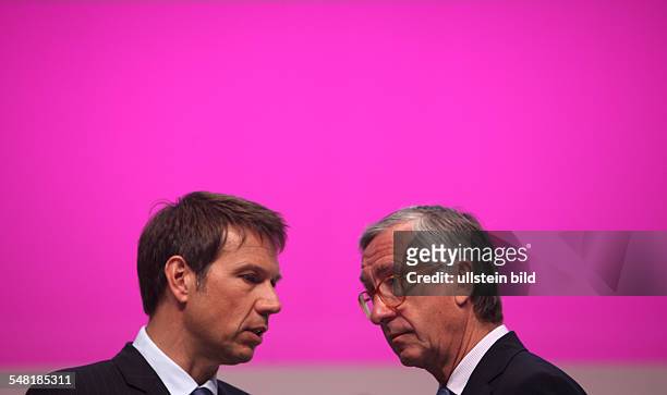 Obermann, Rene - CEO Deutsche Telekom AG, Germany - and Ulrich Lehner, chairman of the board at the general business meeting