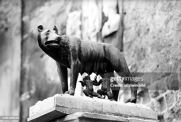 Statue der Wölfin, die Romulus und Remus säugt - 1995