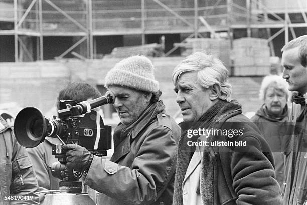 Itzenplitz, Eberhard *- Regisseur, Autor, D - bei Dreharbeiten mit dem Kameramann Gerard Vandenberg - 1981