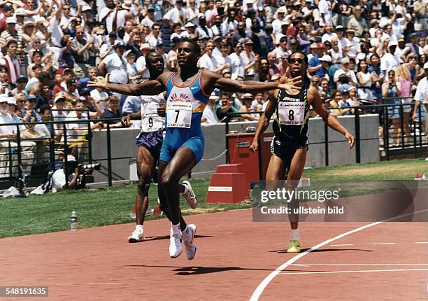 Lewis, Carl *- Leichtathlet, USA 9-facher Olympiasieger, 8-facher Weltmeister 'Leichtathlet des Jahrhunderts' - Sportfest in Atlanta: C.L. Jubelt im...