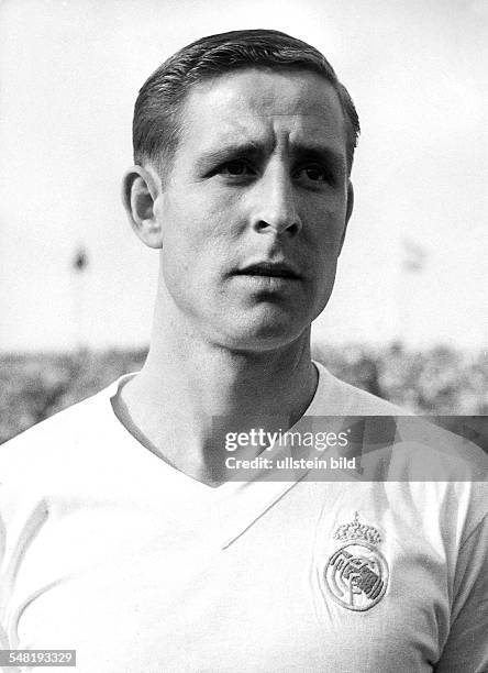 31,337 Raymond Kopa Photos & High Res Pictures Getty Images