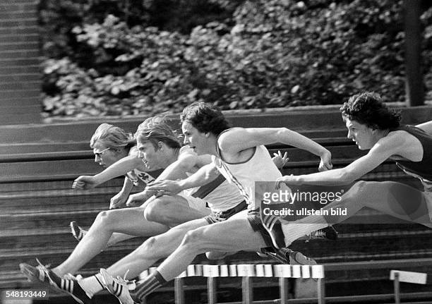 Sports, Athletics, district championships 1973 in the Jahn Stadium Bottrop, hurdling, men, D-Bottrop, Ruhr area, North Rhine-Westphalia -