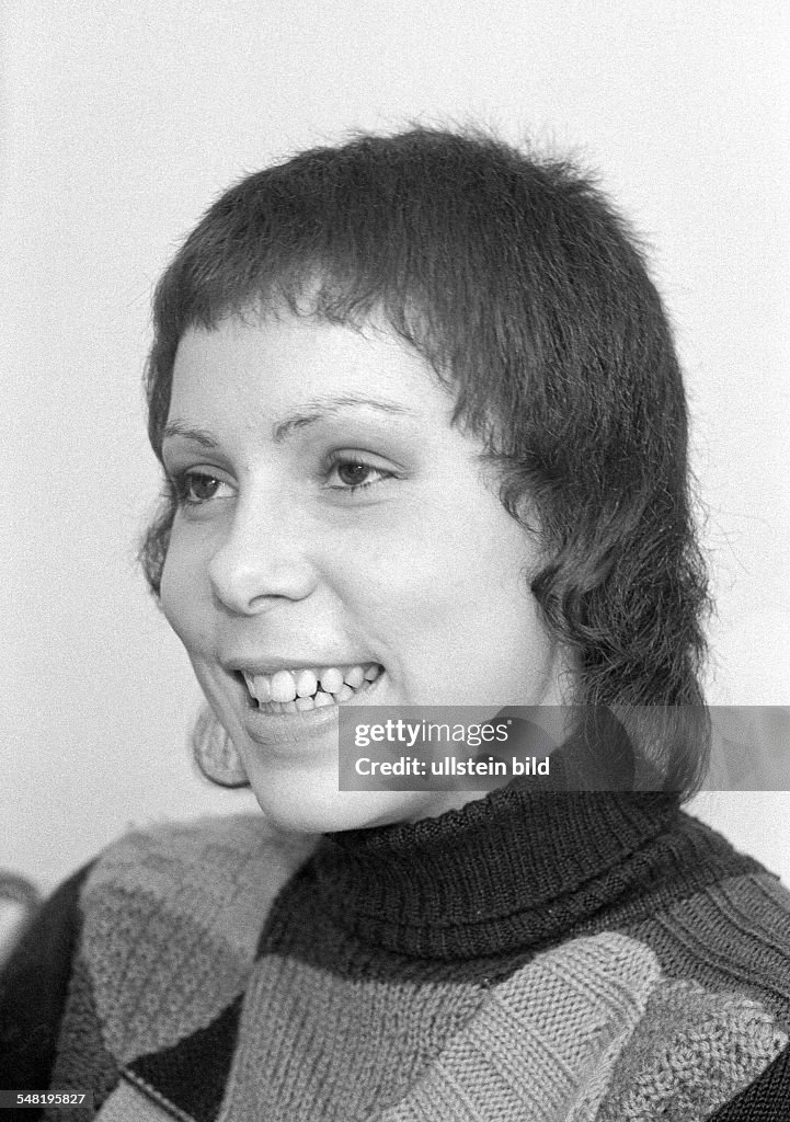 People, young girl, jersey, sweater, portrait, aged 18 to 22 years, Gaby, Gabi - 15.12.1971