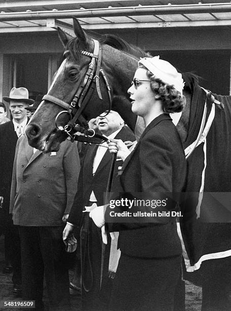 Liselott Linsenhoff Photos and Premium High Res Pictures Getty Images