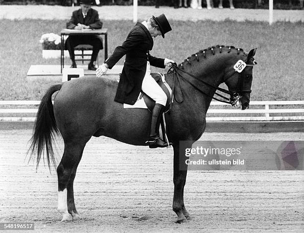 33 Liselott Linsenhoff Stock Photos, HighRes Pictures, and Images