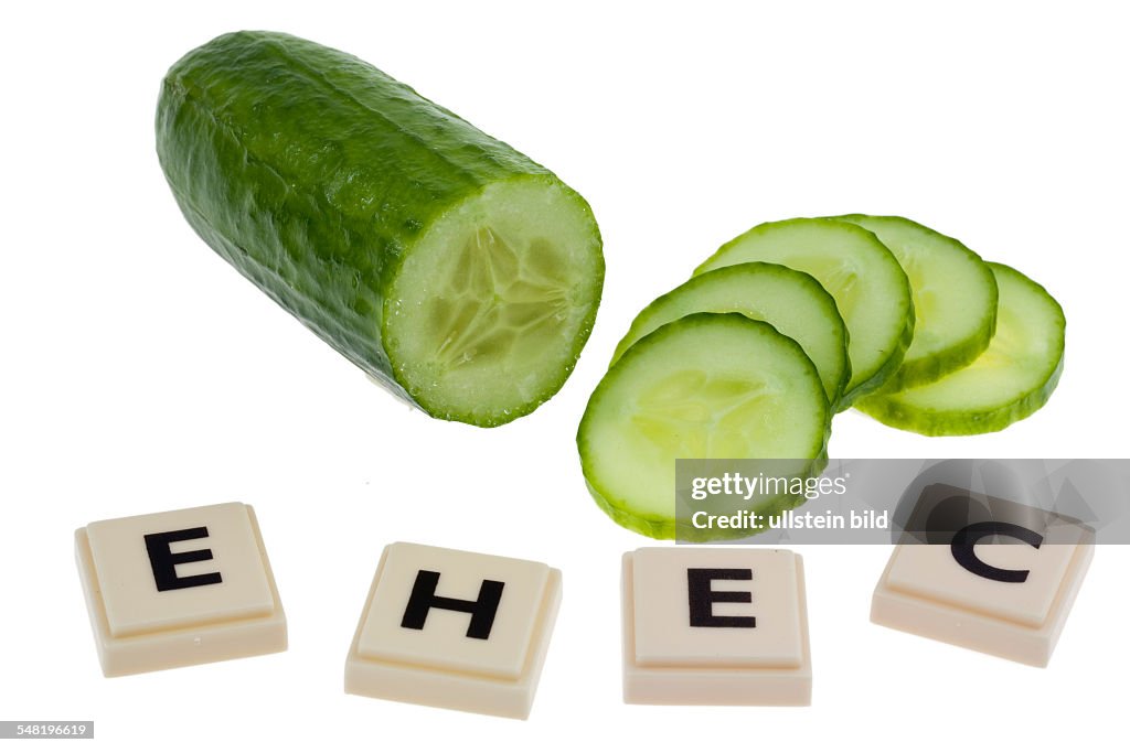 Symbolic photo EHEC epidemic, cucumber and letters