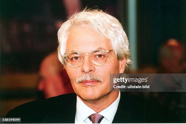 Roth, Thomas *- Fernsehjournalist, D Leiter des ARD-Hauptstadtstudios 2002-April 2007 Leiter des ARD-Studios in New York seit Dez. 2008 - Portrait