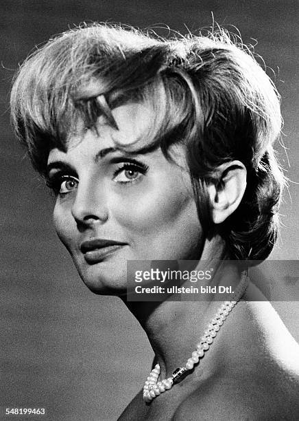 Kubitschek, Ruth Maria *- Schauspielerin, D - Rollenportrait, in dem Krimi "Melissa" von Francis Durbridge - 1966