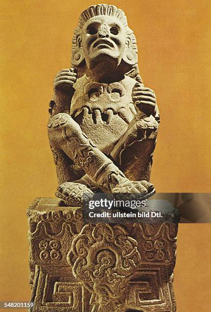 Aztec Scupture 718 Aztec Sculpture Stock Photos, High-Res Pictures, and Images - Getty ...