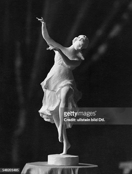 Duncan, Isadora *27.05.1878-+ Dancer, USA sculpture by Walter Schott - 1903 - Vintage property of ullstein bild